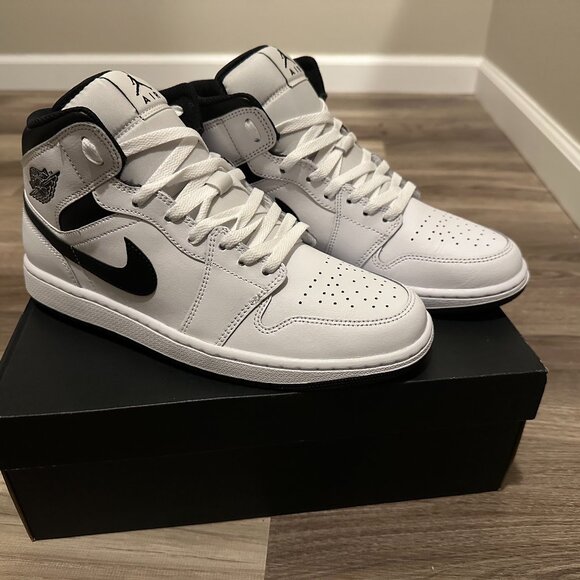 *Brand New!! Nike Air Jordan 1 Mid / Stormtrooper Colorway / Men's size 10 - Picture 2 of 7